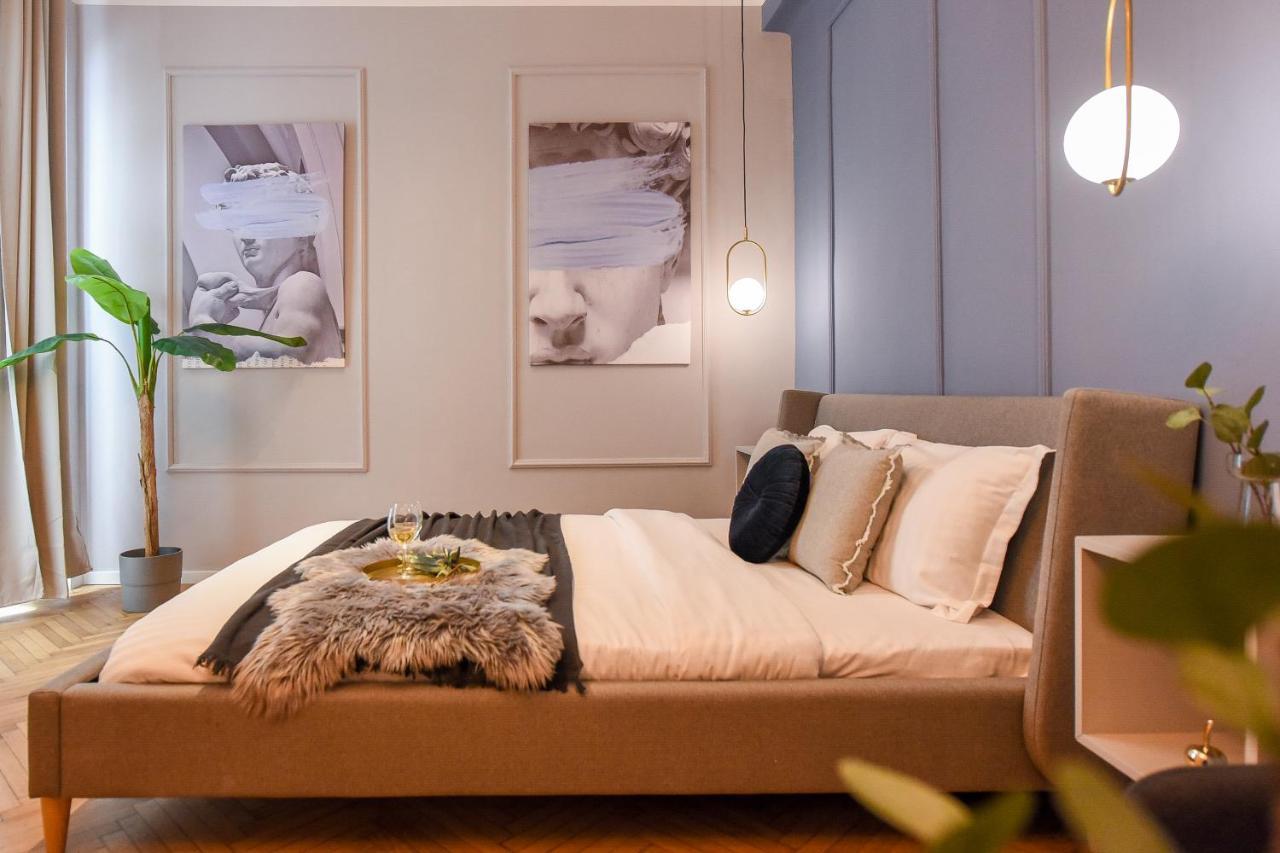 Modern Stay - Central Studios With Wall Projector Near Radisson Boekarest Buitenkant foto