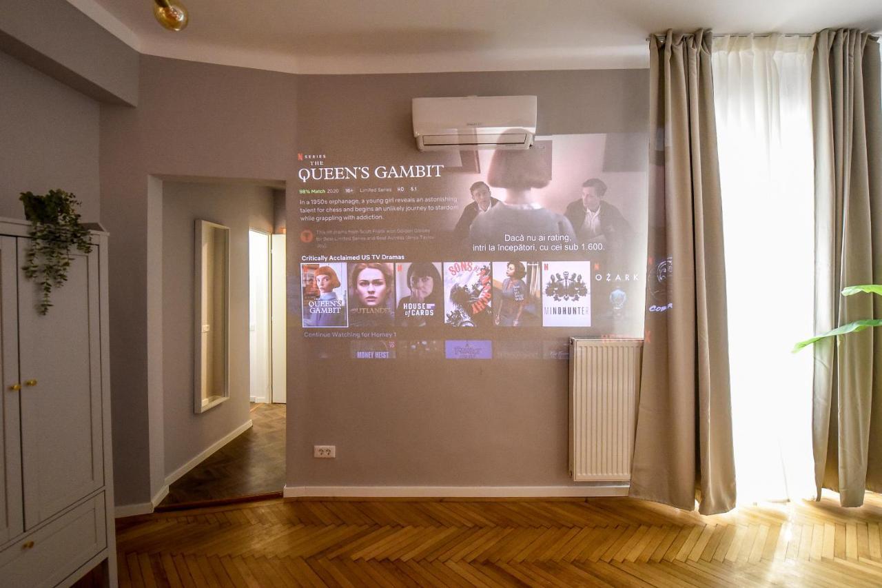 Modern Stay - Central Studios With Wall Projector Near Radisson Boekarest Buitenkant foto