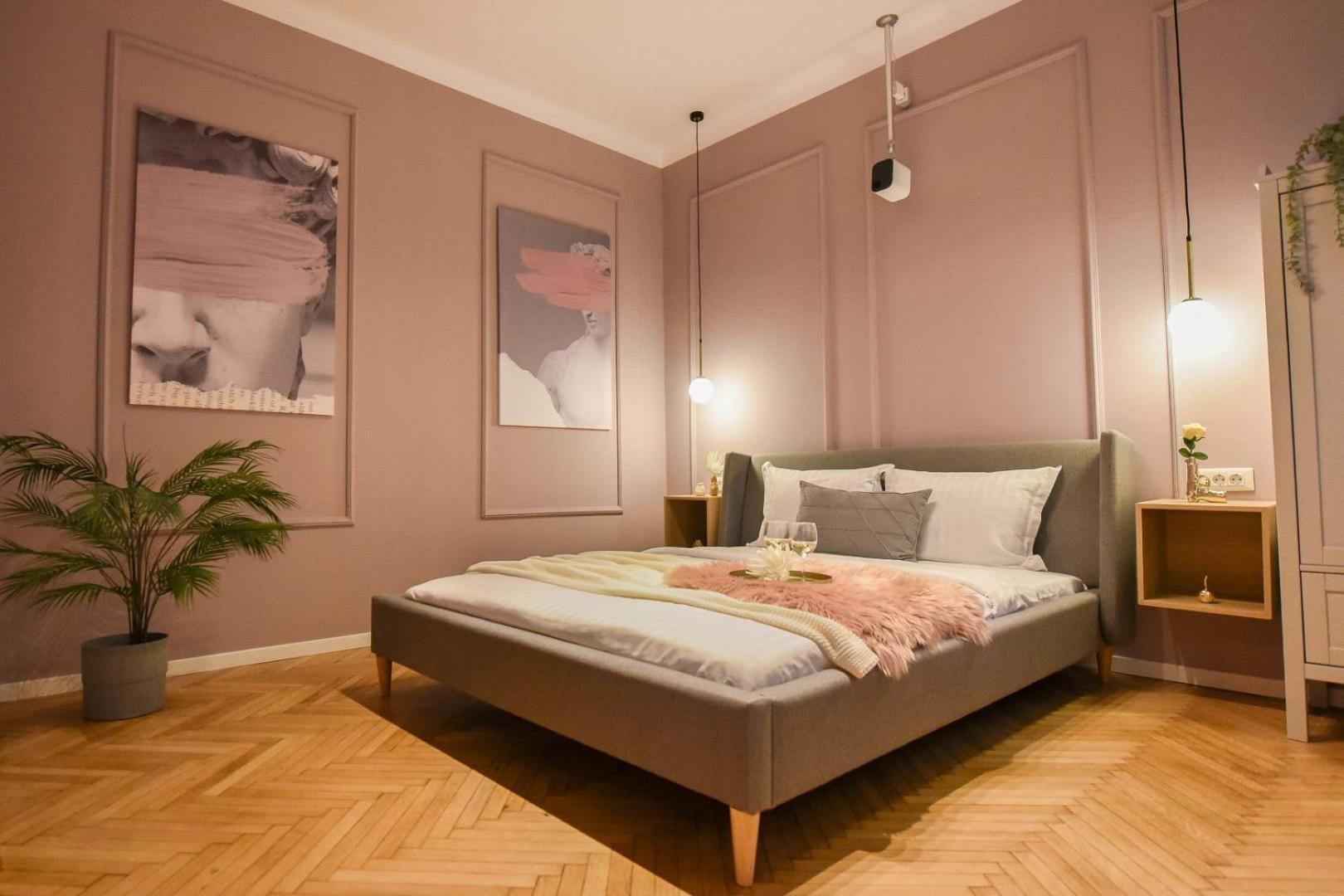 Modern Stay - Central Studios With Wall Projector Near Radisson Boekarest Buitenkant foto