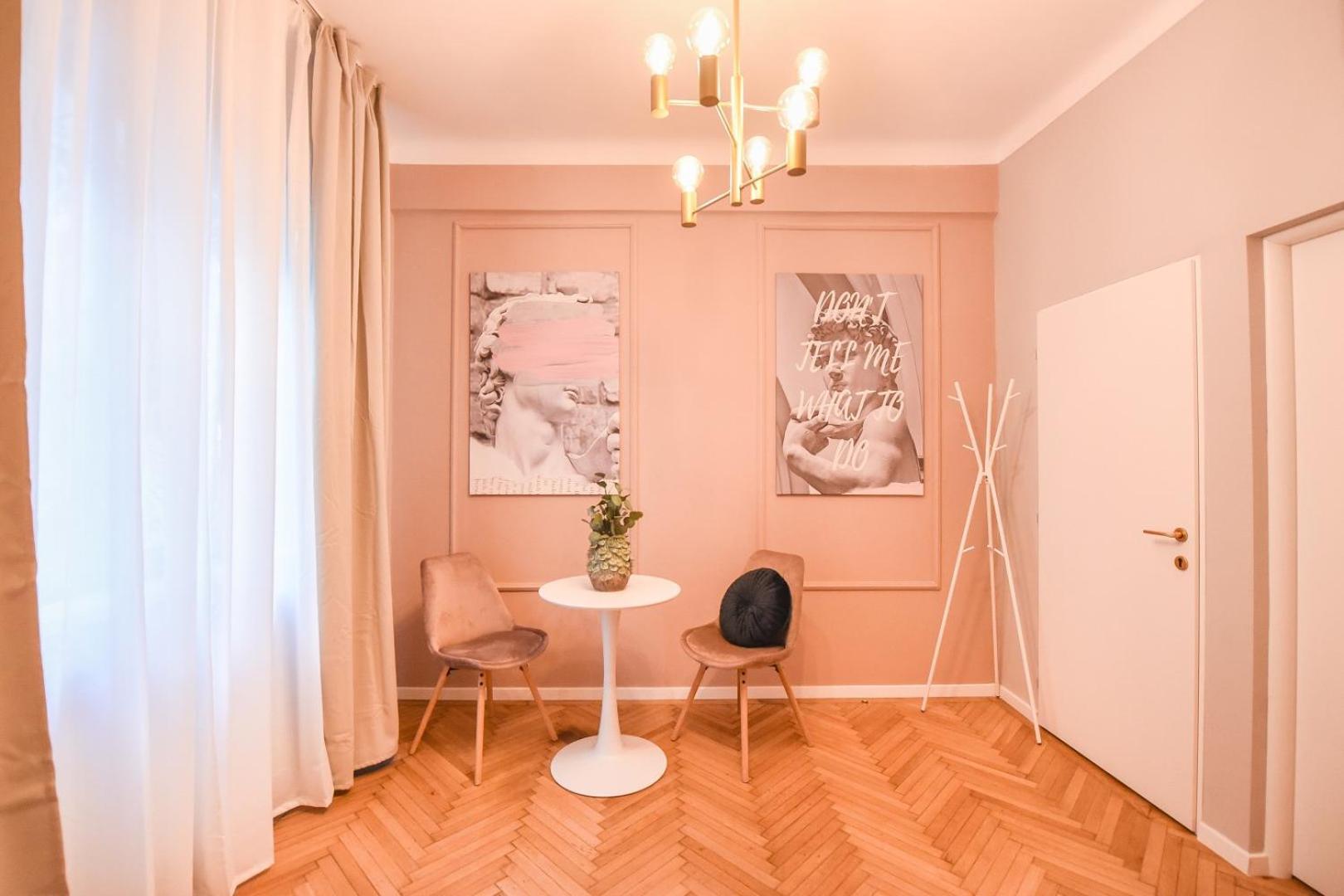 Modern Stay - Central Studios With Wall Projector Near Radisson Boekarest Kamer foto